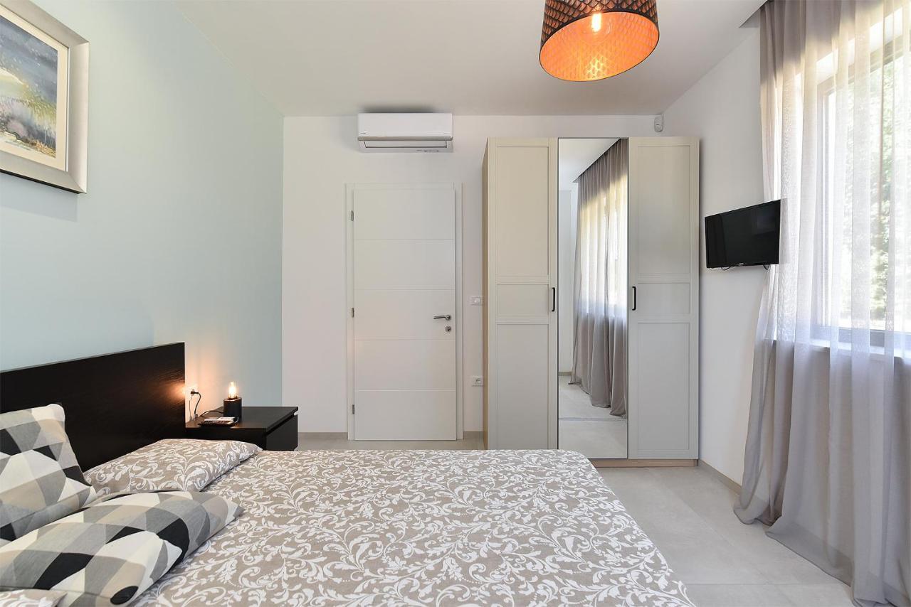 House Bijazici 2117 Holiday home *