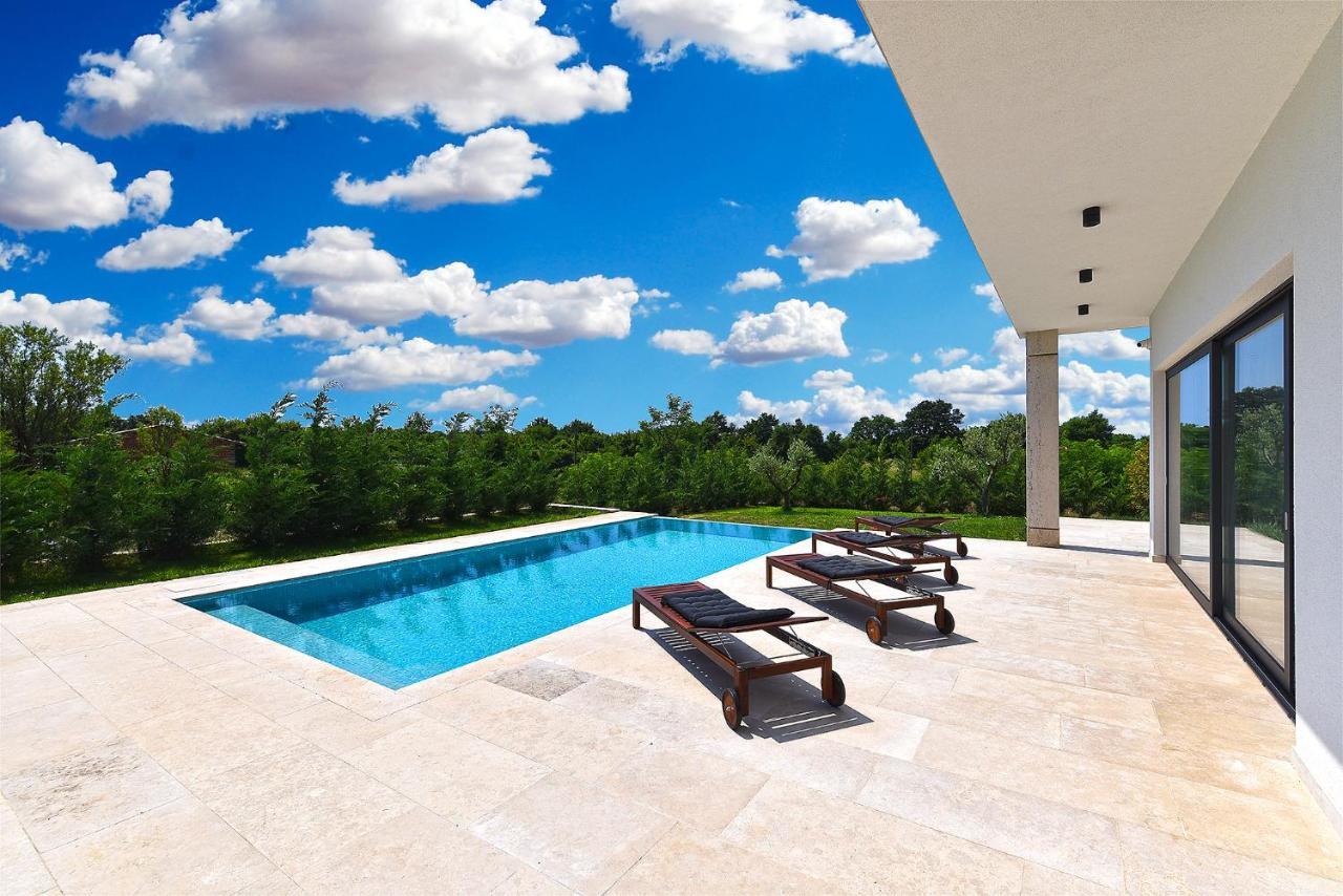 Holiday home House Bijazici 2117 *